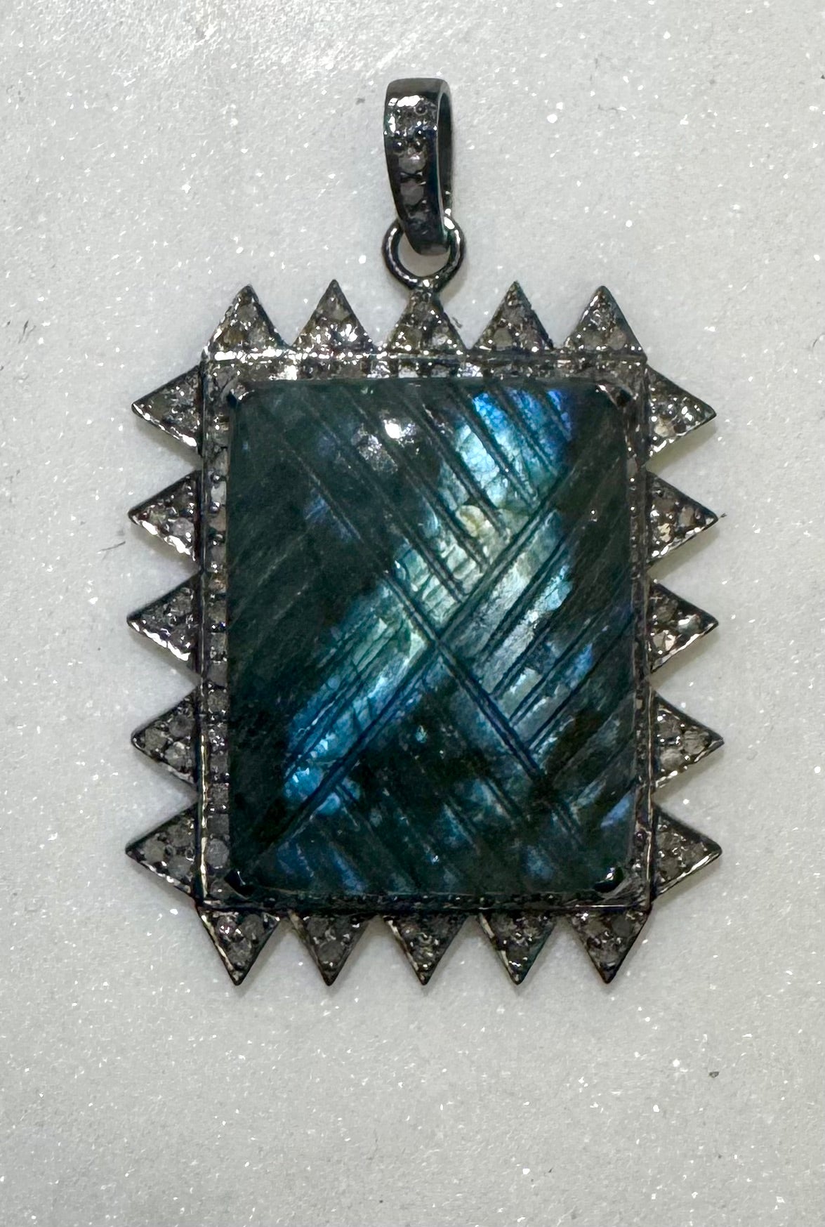 Lala Pendant